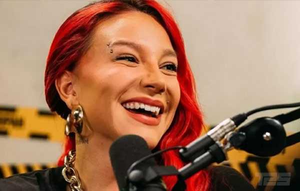 priscilla-posa-de-biquini-e-mostra-tatuagens-no-bumbum
