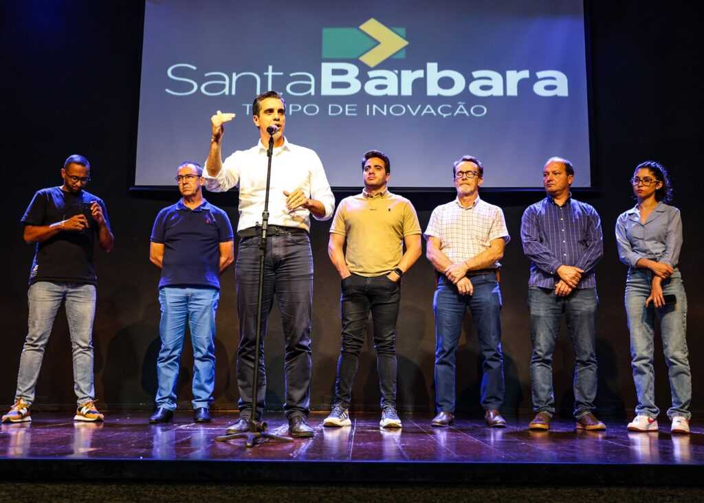 prefeito-rafael-piovezan-entrega-matricula-de-62-imoveis-regularizados-pelo-“cidade-legal”