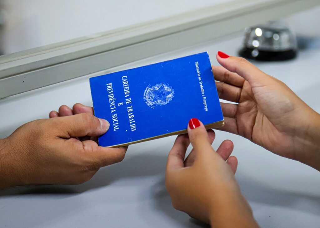 desenvolve-santa-barbara-oferece-1.295-vagas-de-emprego-a-partir-da-segunda-feira-(21)