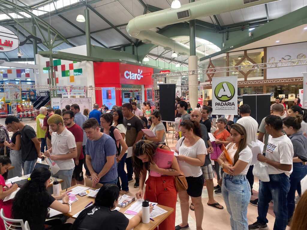 feira-de-empregos-do-tivoli-acontece-nesta-quarta-feira-e-oferece-mais-de-2.500-vagas