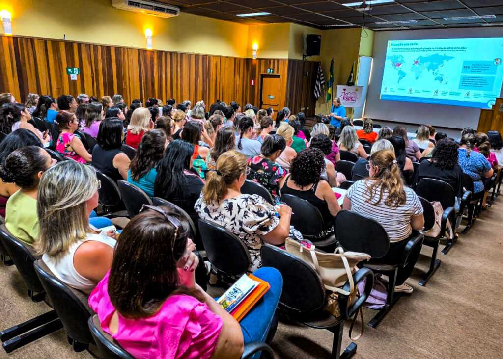 educadores-de-santa-barbara-participam-de-formacao-sobre-cancer-infantojuvenil