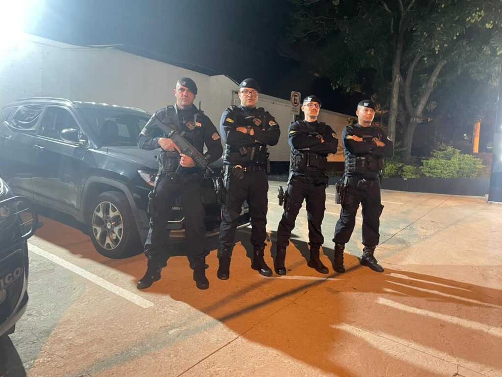 Jovem é detido com carro roubado depois de perseguição por bairros de Santa Bárbara jovem-e-preso-com-carro-roubado-apos-perseguicao-por-bairros-de-santa-barbara