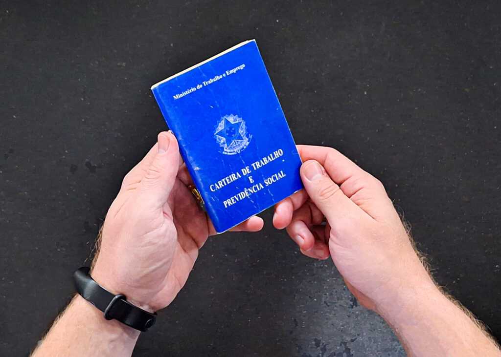 mais-de-1,5-mil-vagas-de-emprego-sao-oferecidos-no-desenvolve-santa-barbara
