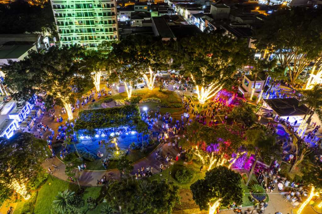 magia-do-natal-marca-celebracao-dos-206-anos-de-santa-barbara-d’oeste