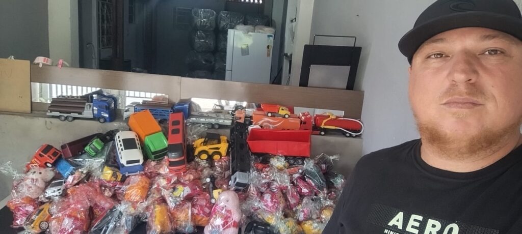 projeto-natal-solidario-distribui-cerca-de-2-mil-brinquedos-em-santa-barbara-d’oeste