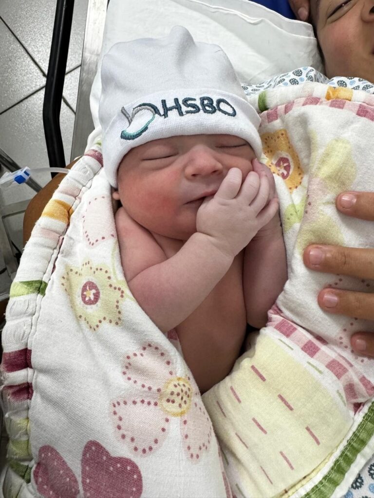 ana-luiza-sojo-e-o-primeiro-bebe-nascido-em-santa-barbara-d’oeste-em-2025
