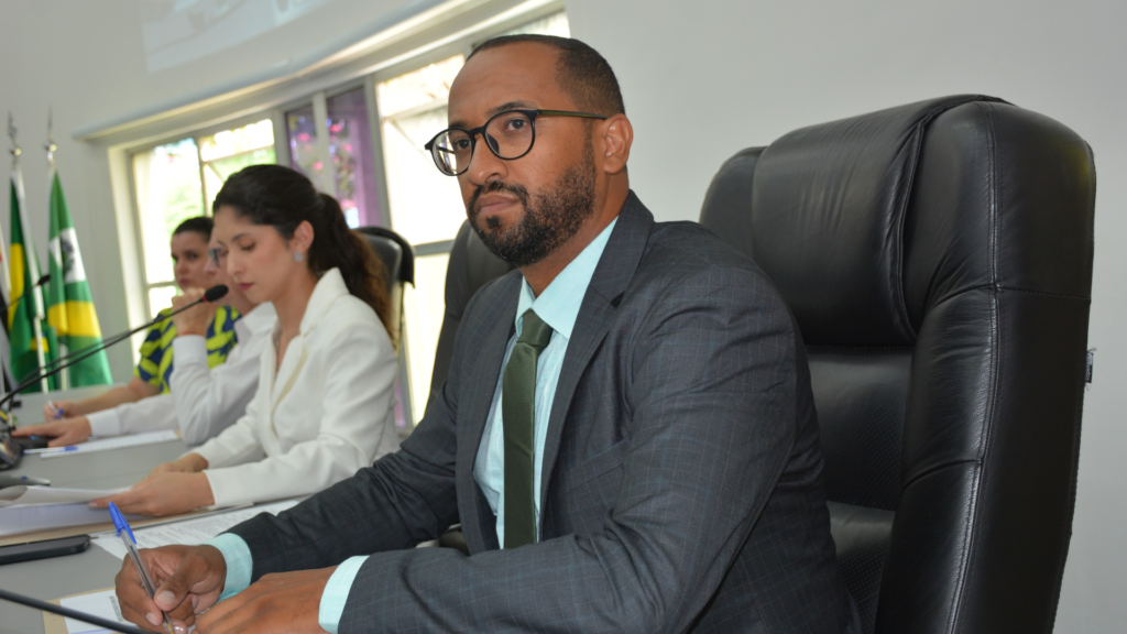 kifu-(pl)-e-eleito-presidente-da-camara-municipal-de-santa-barbara