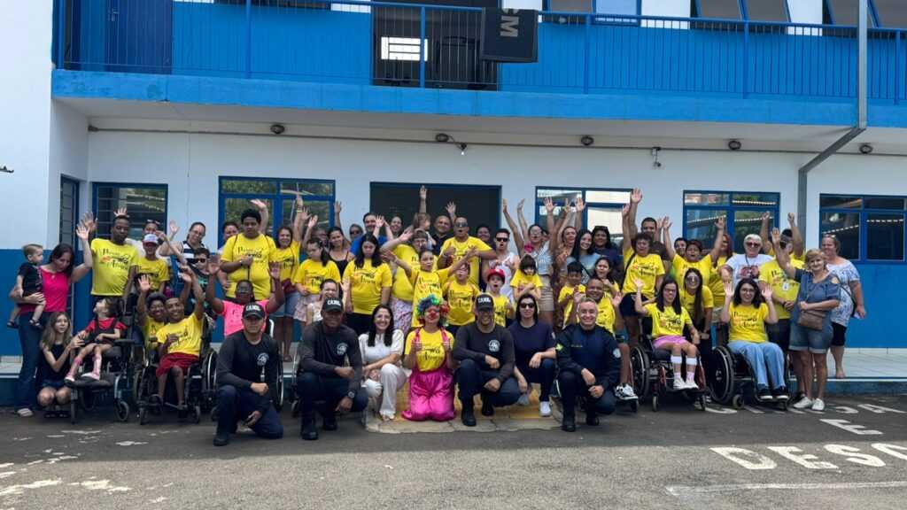 instituto-pernas-da-alegria-promove-manha-especial-com-a-guarda-civil-de-santa-barbara-d’oeste