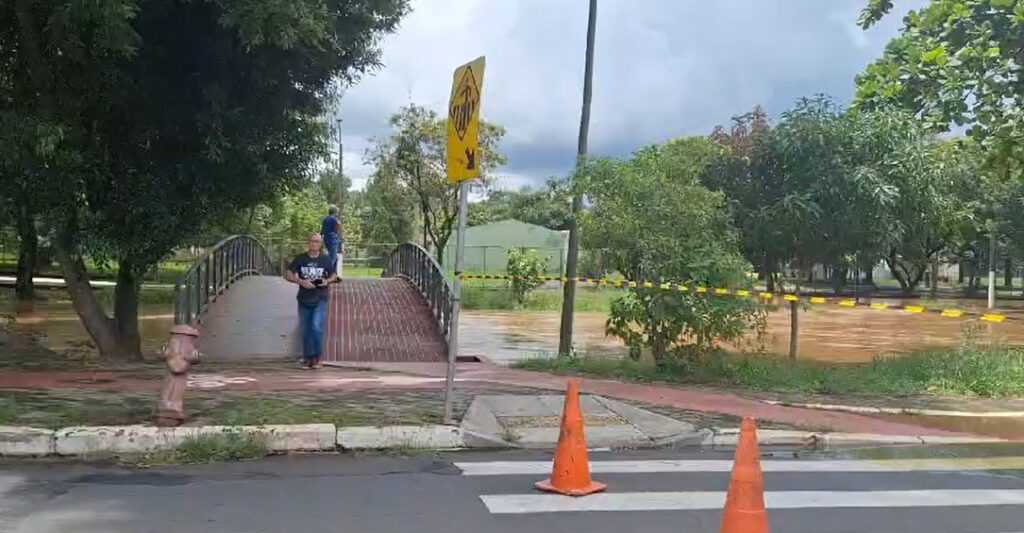 Santa Bárbara suspende aulas em duas escolas devido a chuvas santa-barbara-suspende-aulas-em-duas-escolas-devido-a-chuvas