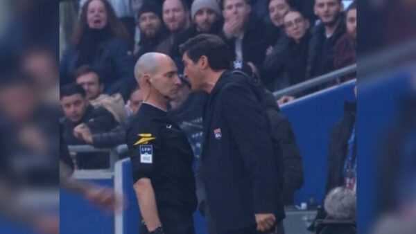 tecnico-do-lyon-e-expulso,-grita-na-cara-do-juiz-e-pode-ser-suspenso