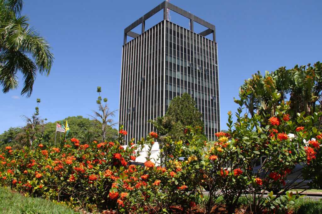 prefeitura-de-santa-barbara-convoca-35-profissionais-aprovados-em-concurso-publico