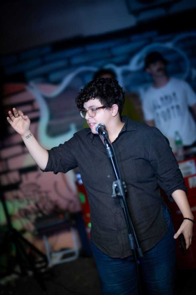 sarau-artistico-tramoia-poetica-promove-encontro-cultural-em-santa-barbara-neste-domingo