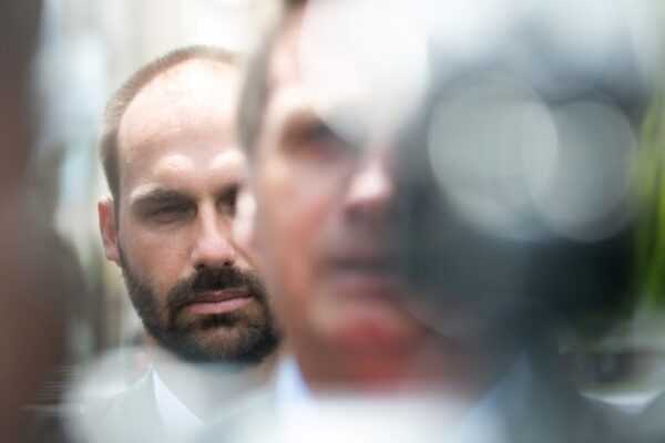 Chamado de imaturo, Eduardo rebate Bolsonaro: “Falaria isso do Temer?” chamado-de-imaturo,-eduardo-rebate-bolsonaro:-“falaria-isso-do-temer?”