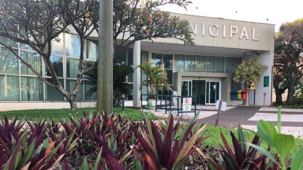 saude-de-santa-barbara-apresenta-balanco-e-enfrenta-cobrancas-da-populacao-em-audiencia-publica