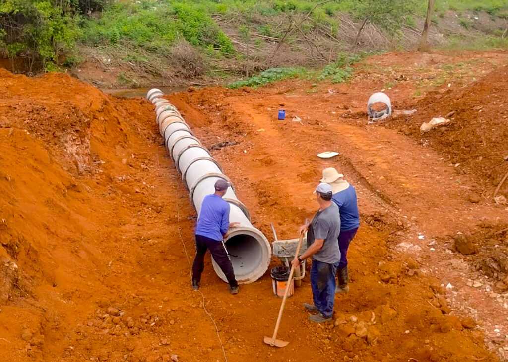 obra-da-segunda-etapa-do-parque-das-paineiras-segue-com-servicos-de-drenagem