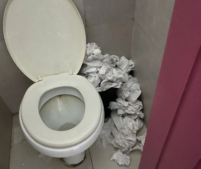 falta-de-limpeza-em-escola-estadual-de-americana-gera-reclamacoes-de-alunos