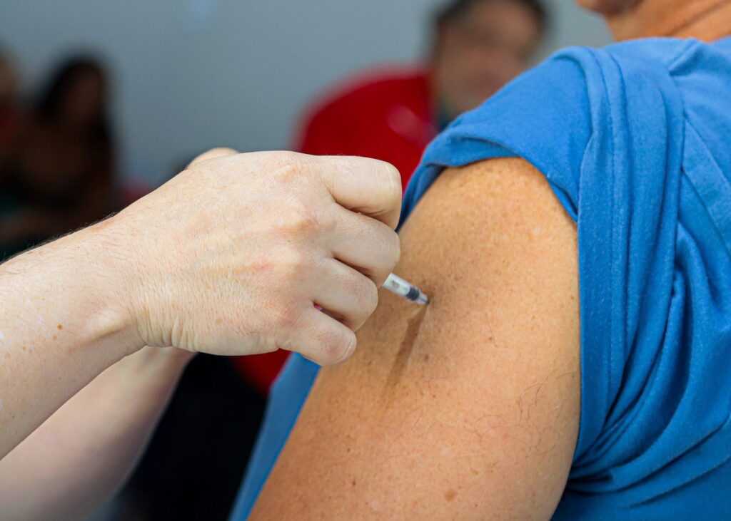 Santa Bárbara já aplicou 19,6 mil doses durante a vacinação contra a gripe santa-barbara-ja-aplicou-19,6-mil-doses-durante-a-vacinacao-contra-a-gripe