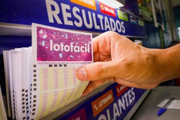 lotofacil-3698:-cinco-apostas-dividem-premio-principal.-saiba-de-onde