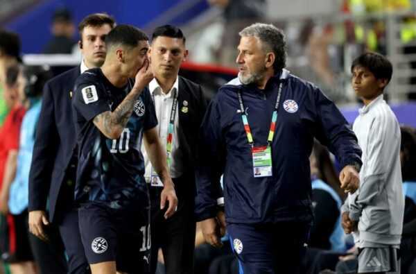 protocolo-vini-jr:-jogador-do-paraguai-e-o-1o-expulso-na-copa-do-mundo