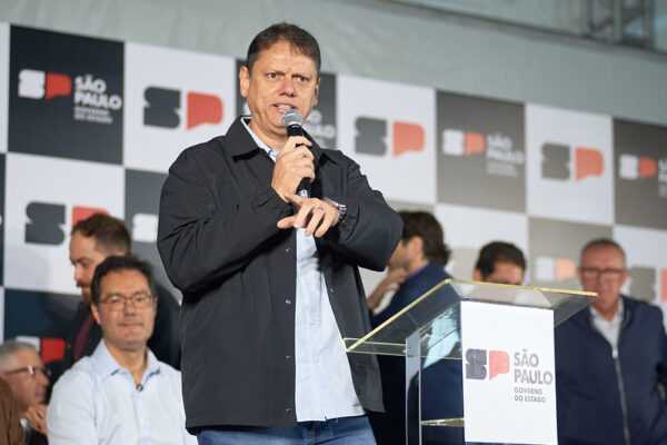 tarcisio-elogia-gestao-de-rafael-piovezan-durante-inauguracao-do-cidade-saude