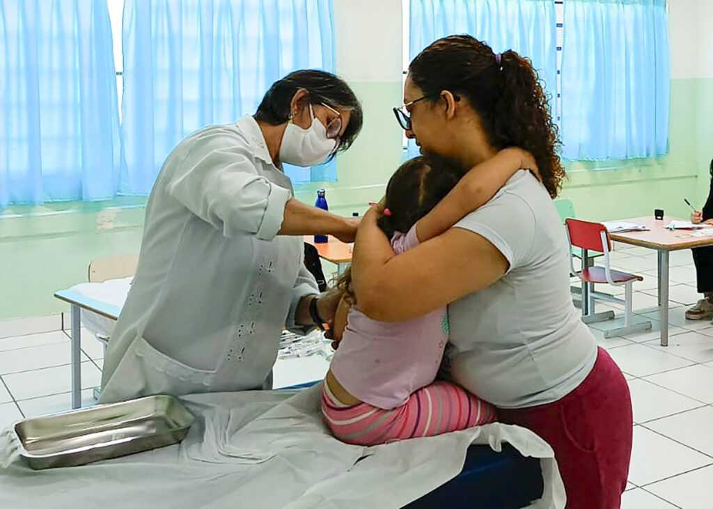 vacinacao-nas-escolas:-prefeitura-inicia-estrategia-de-imunizacao-nesta-quinta-feira