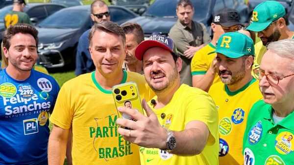 escolha-de-americana-para-ultimo-ato-de-flavio-e-tarcisio-reforca-forca-de-franco-sardelli